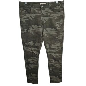 Levi's Camo Pants 711 Skinny Ankle Jeans Womens Size 32 Like New Green
